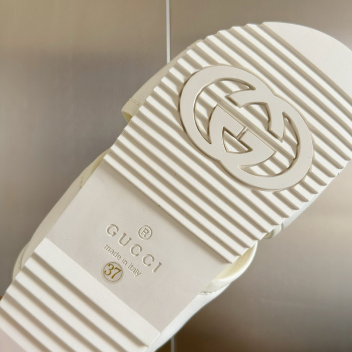 G*u*i* sandal129