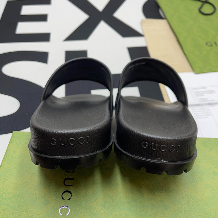 G*u*i* sandal88