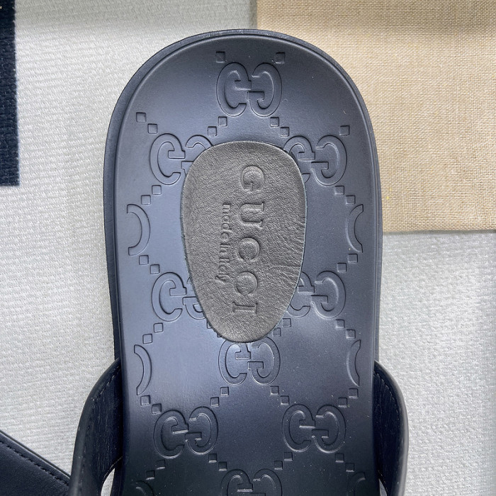 G*u*i* sandal95
