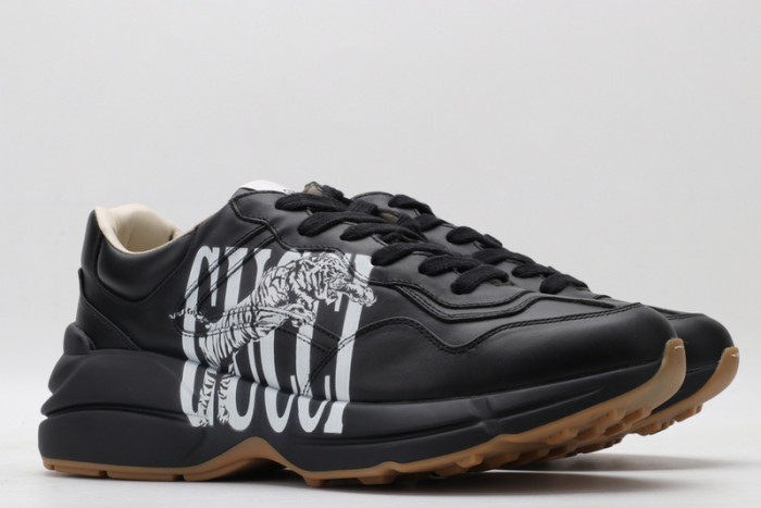 G*u*i* rhyton sneaker