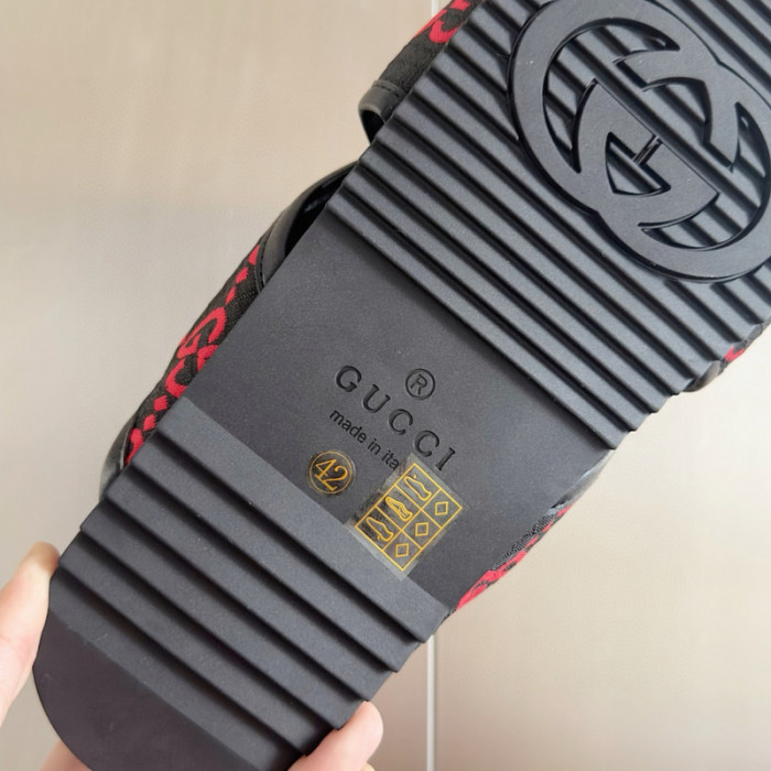 G*u*i* sandal123