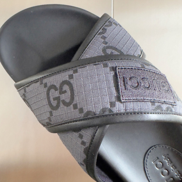 G*u*i* sandal121
