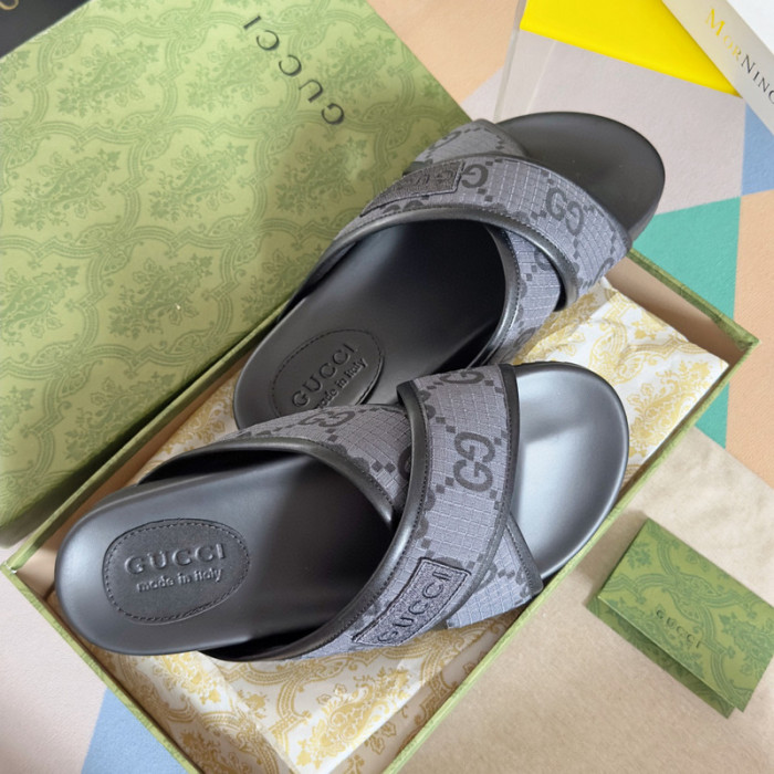 G*u*i* sandal121