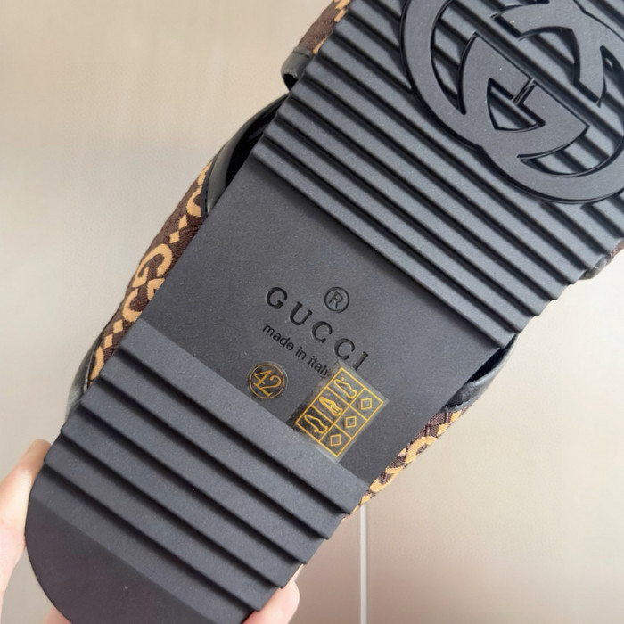 G*u*i* sandal122