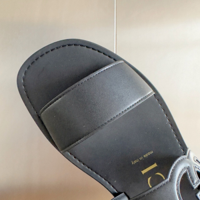 G*u*i* sandal113