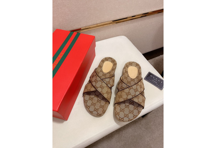 G*u*i* sandal136