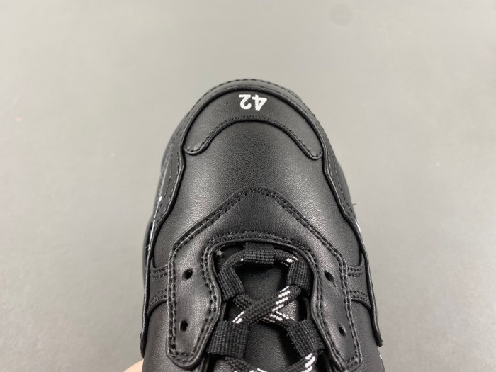 Balenciaga TRiple S sneaker