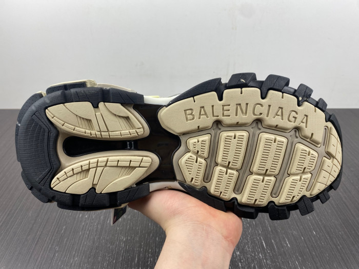 Balenciaga track 8000075