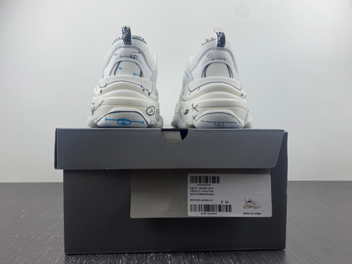 Balenciaga TRIPLE S SNEAKER 8000098