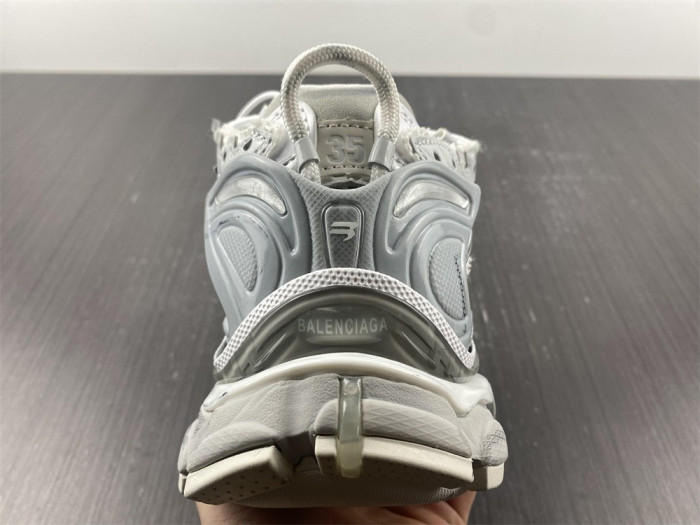 Balenciaga runner 8000018