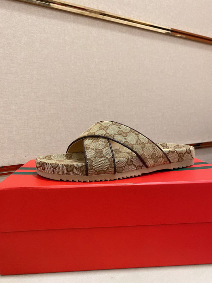 G*u*i* sandal136