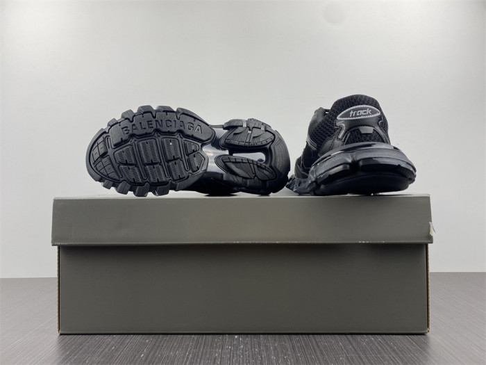 Balenciaga track W3RF1 1090
