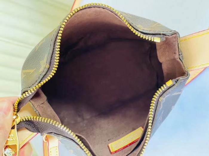 L*V BAG 06