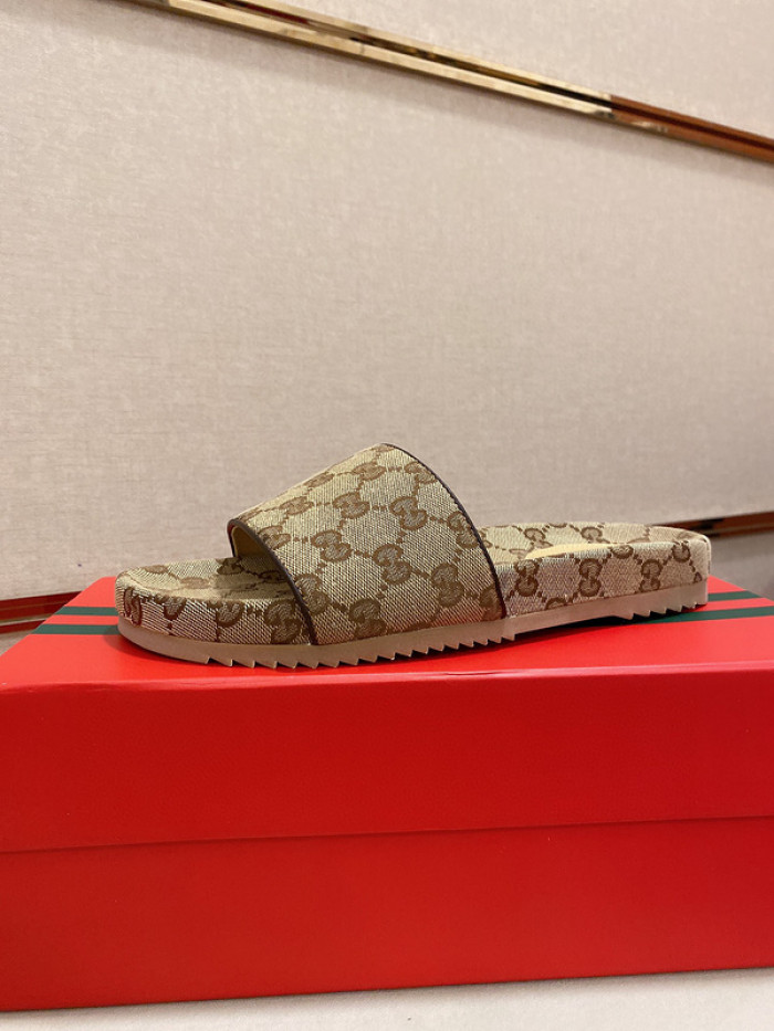 G*u*i* sandal135