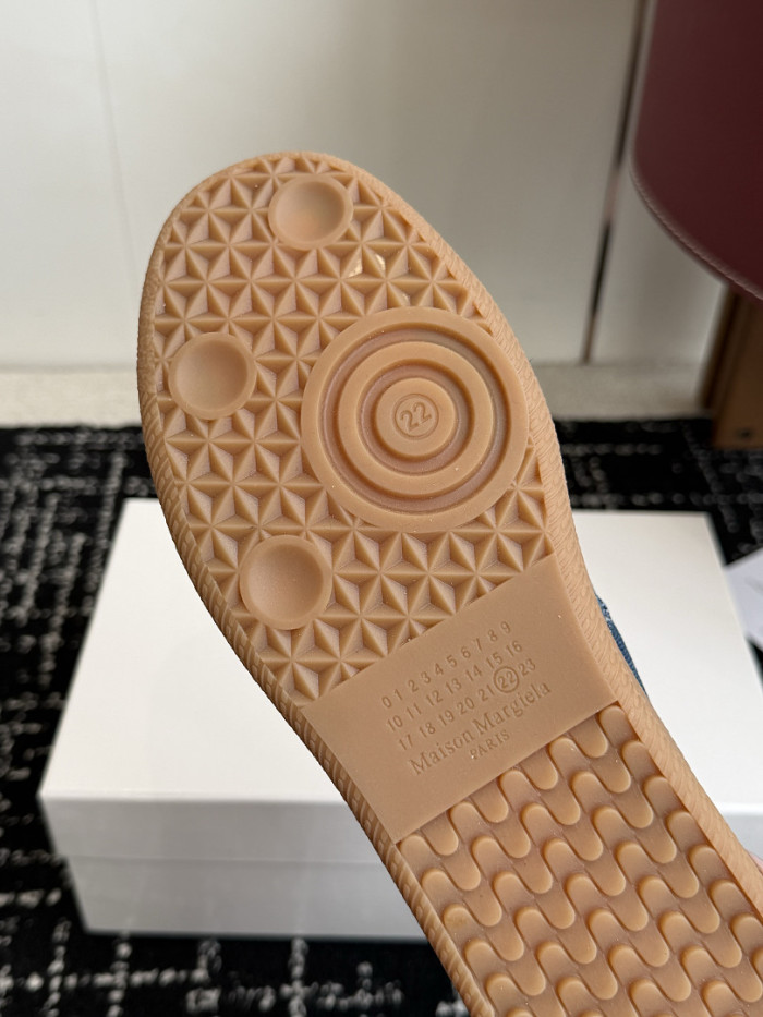 Ma1s0n Marg*e1a CALFSKIN S57WS0389