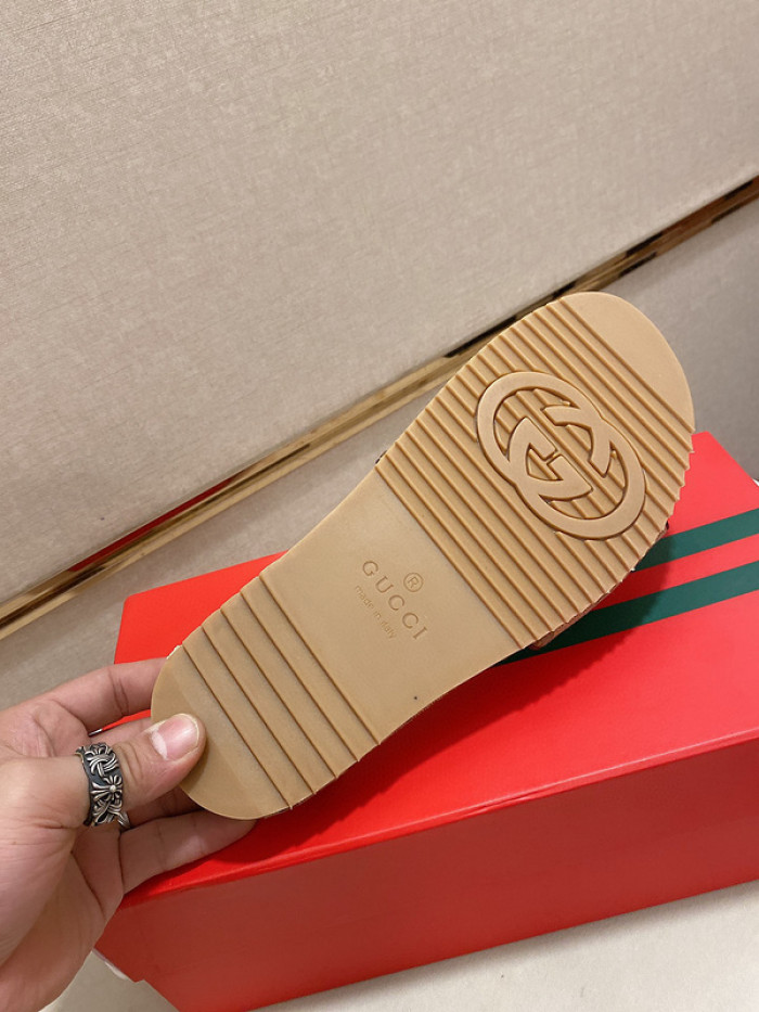 G*u*i* sandal137