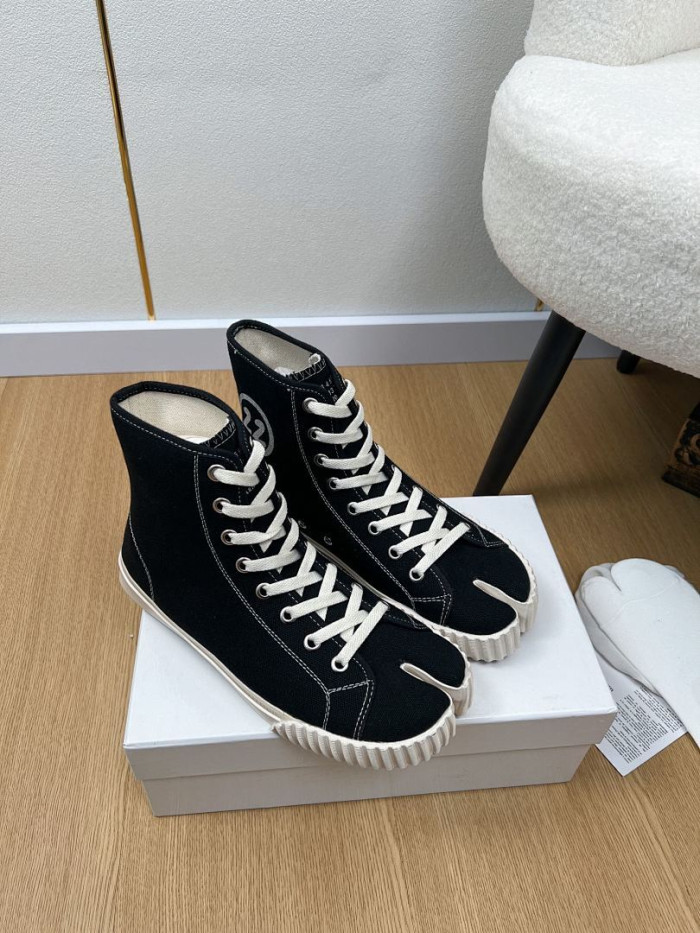 Ma1s0n Marg*e1a CALFSKIN S57WS0367