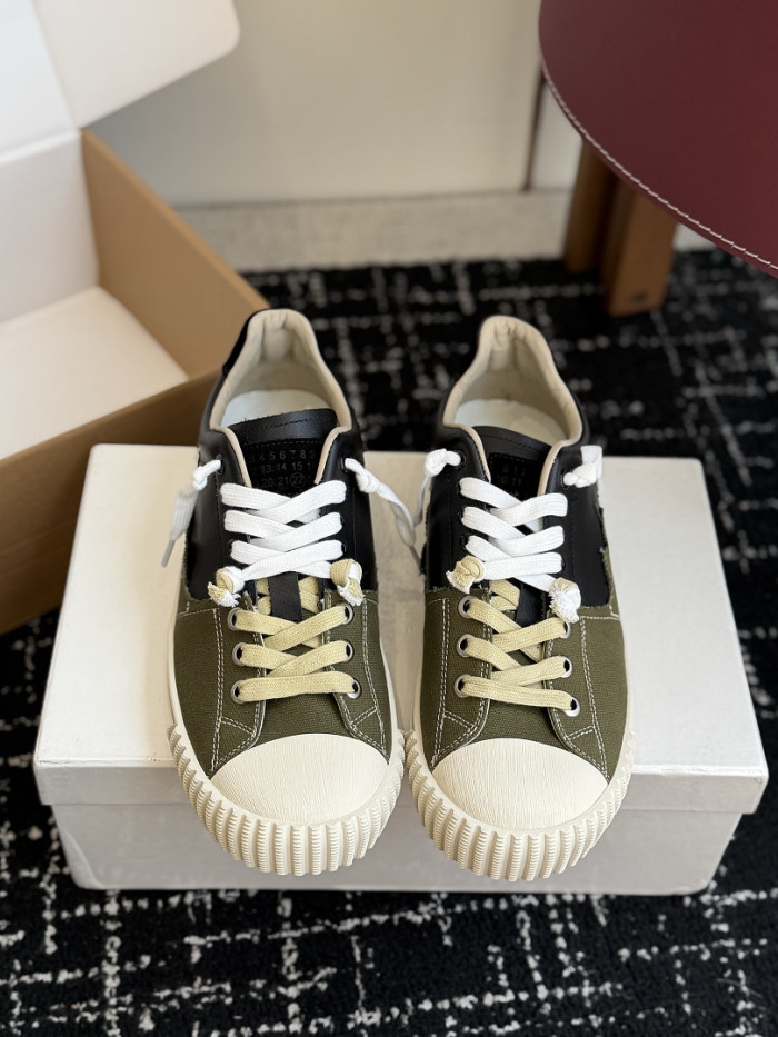 Ma1s0n Marg*e1a CALFSKIN S57WS0420