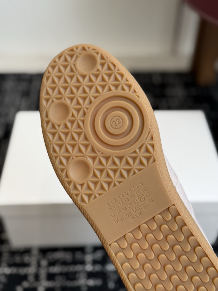 Ma1s0n Marg*e1a CALFSKIN S57WS0440