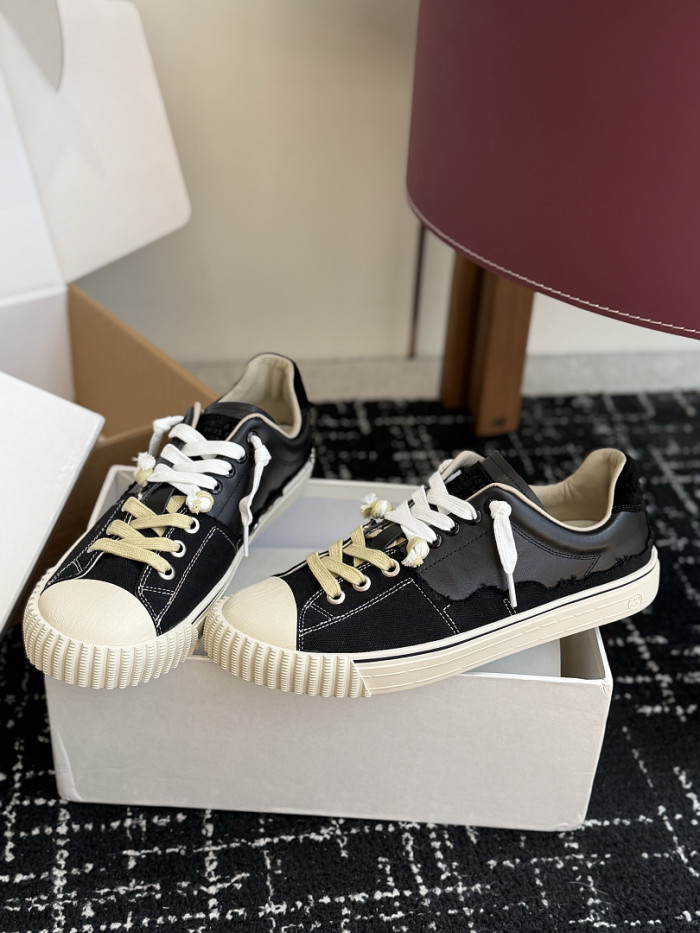 Ma1s0n Marg*e1a CALFSKIN S57WS0418