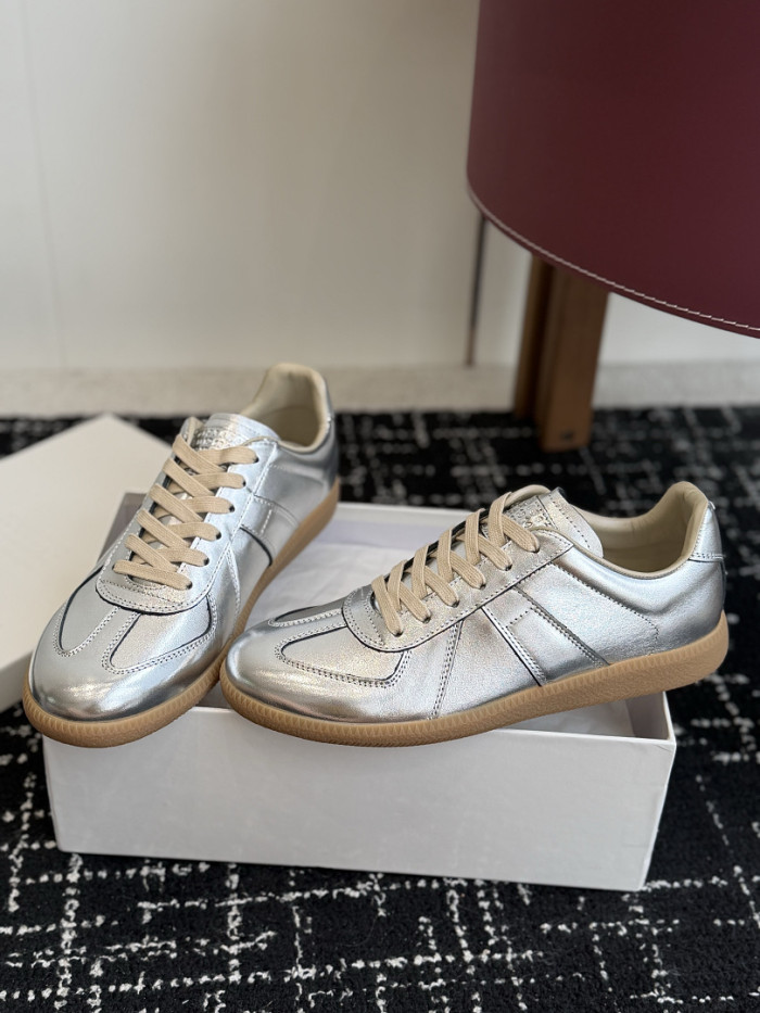 Ma1s0n Marg*e1a CALFSKIN S57WS0445