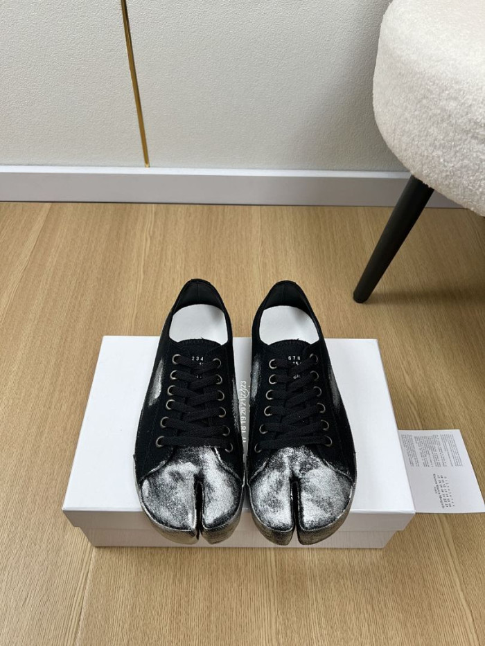Ma1s0n Marg*e1a CALFSKIN S57WS0369