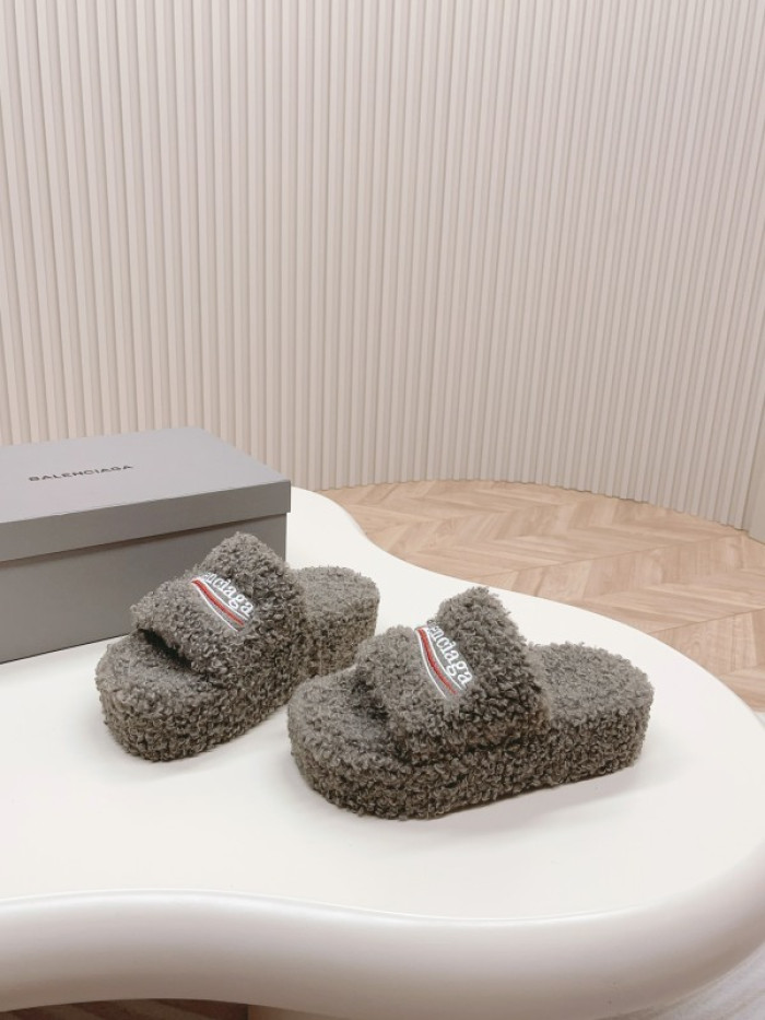 Balenciag* Sandal BS74