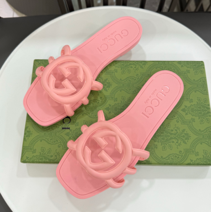 G*u*i* sandal149