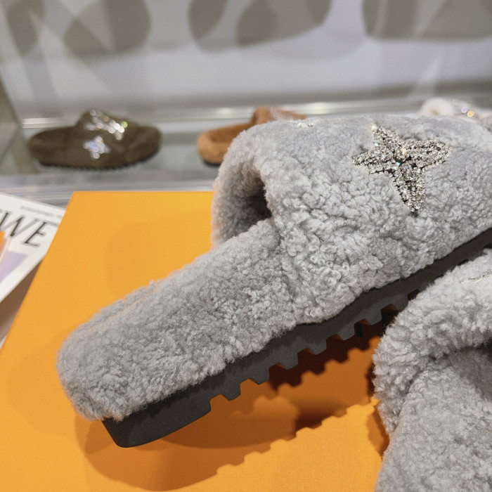 L&V sandal 102